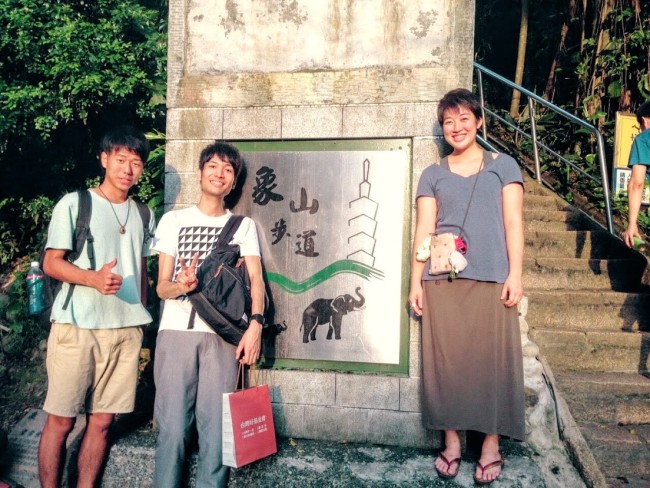フリーデーに台湾の観光を楽しむ学生ボランティア