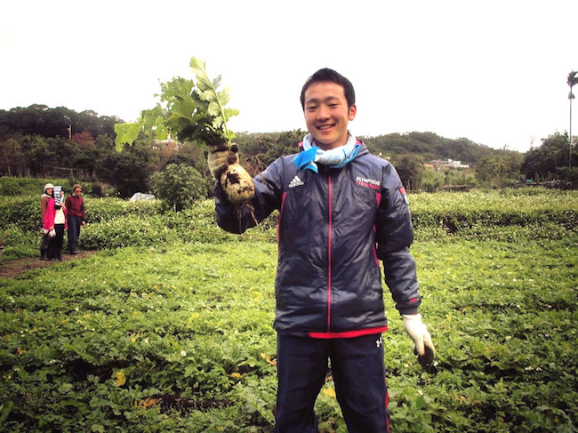 村おこしボランティア【台湾 淡水コース】の作業中にダイコンを収穫！