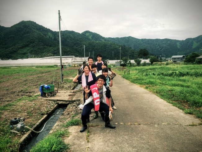 福井県北谷での村おこしボランティアの様子