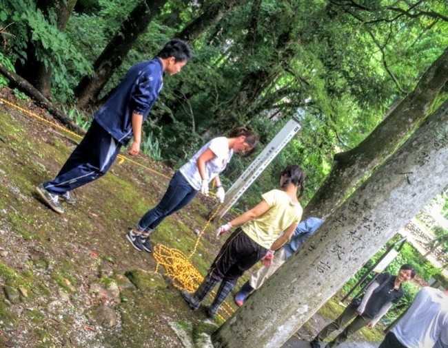 福井県北谷での村おこしボランティアの様子