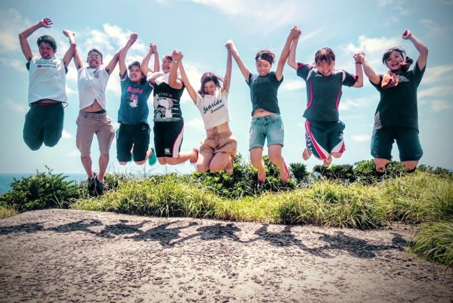 トカラ列島宝島のボランティア活動に参加した学生たち