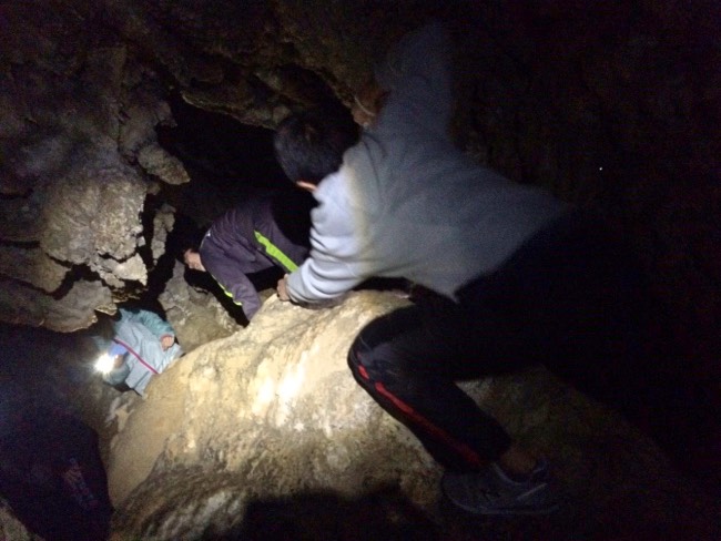 鍾乳洞へ探険に行きました