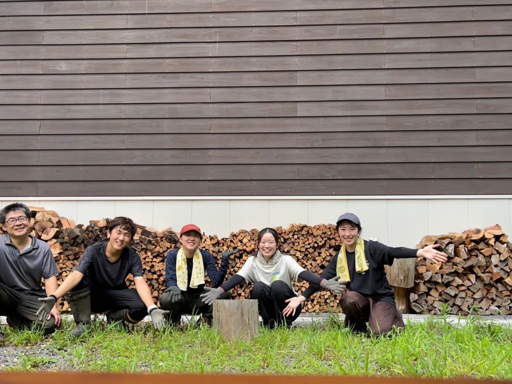 村おこしボランティア【石鎚山コース】での活動の様子
