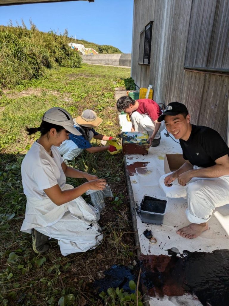 村おこしボランティア【宝島コース】での活動の様子