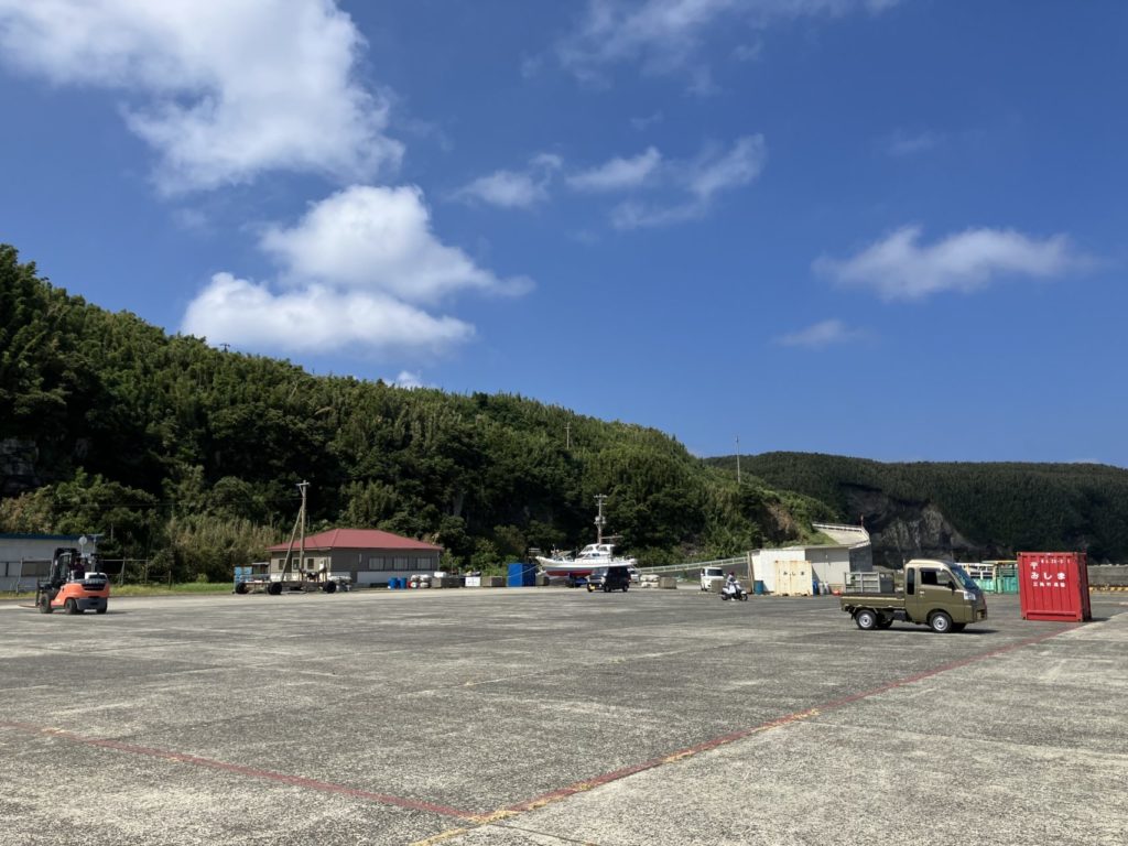 村おこしボランティア【さつま竹島コース】での活動の様子