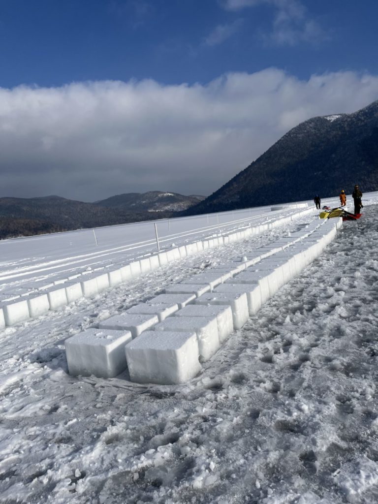 村おこしボランティア【然別湖コタンコース】での活動の様子