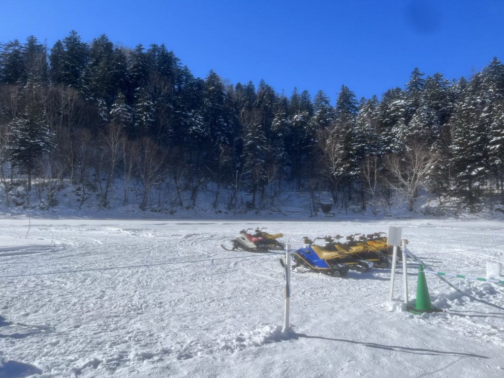 村おこしボランティア【然別湖コタンコース】での活動の様子