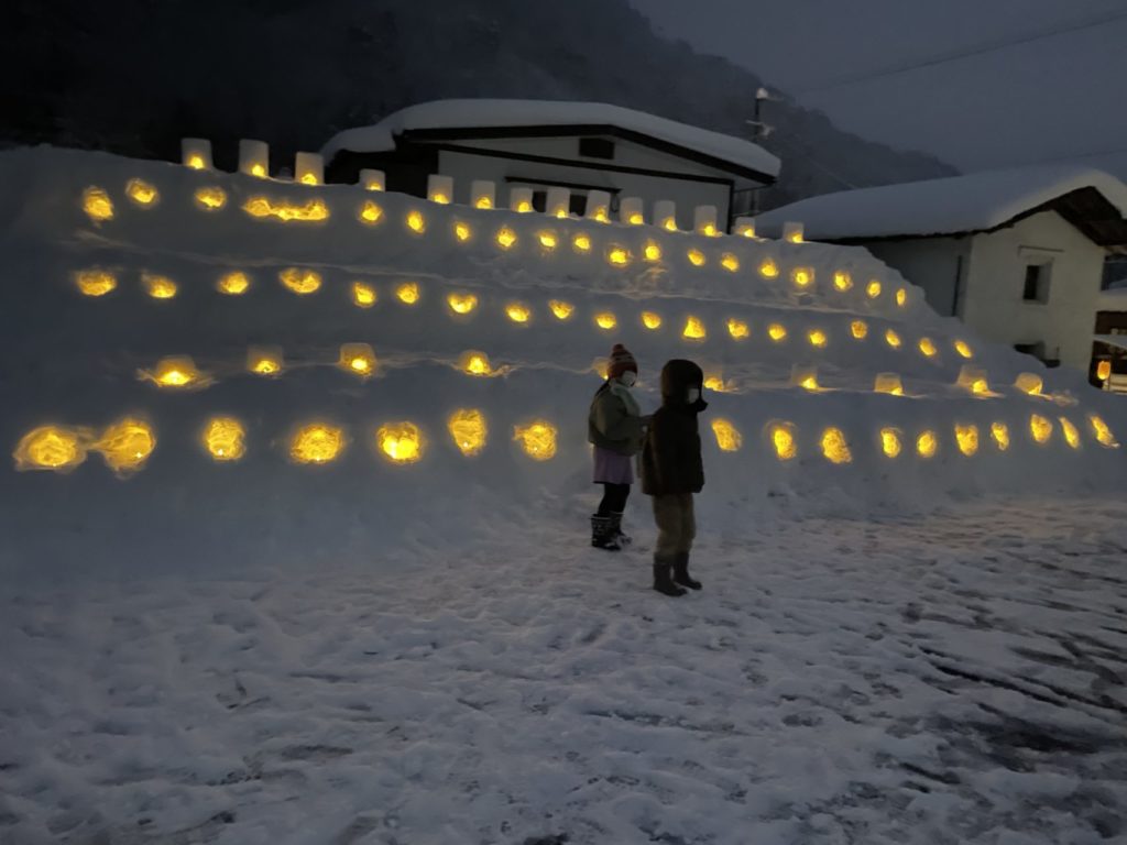 村おこしボランティア【かみのやま温泉コース】での活動の様子