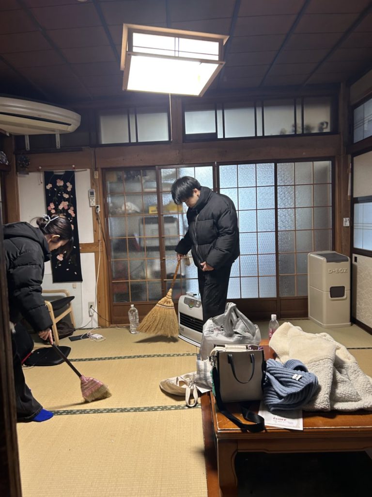 村おこしボランティア【かみのやま温泉コース】での活動の様子