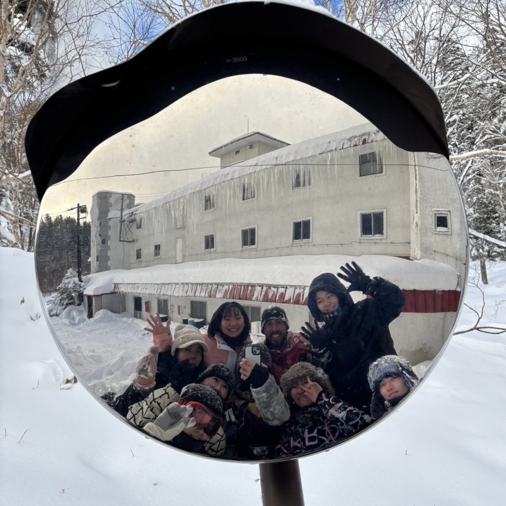 村おこしボランティア【然別湖コタンコース】での活動の様子