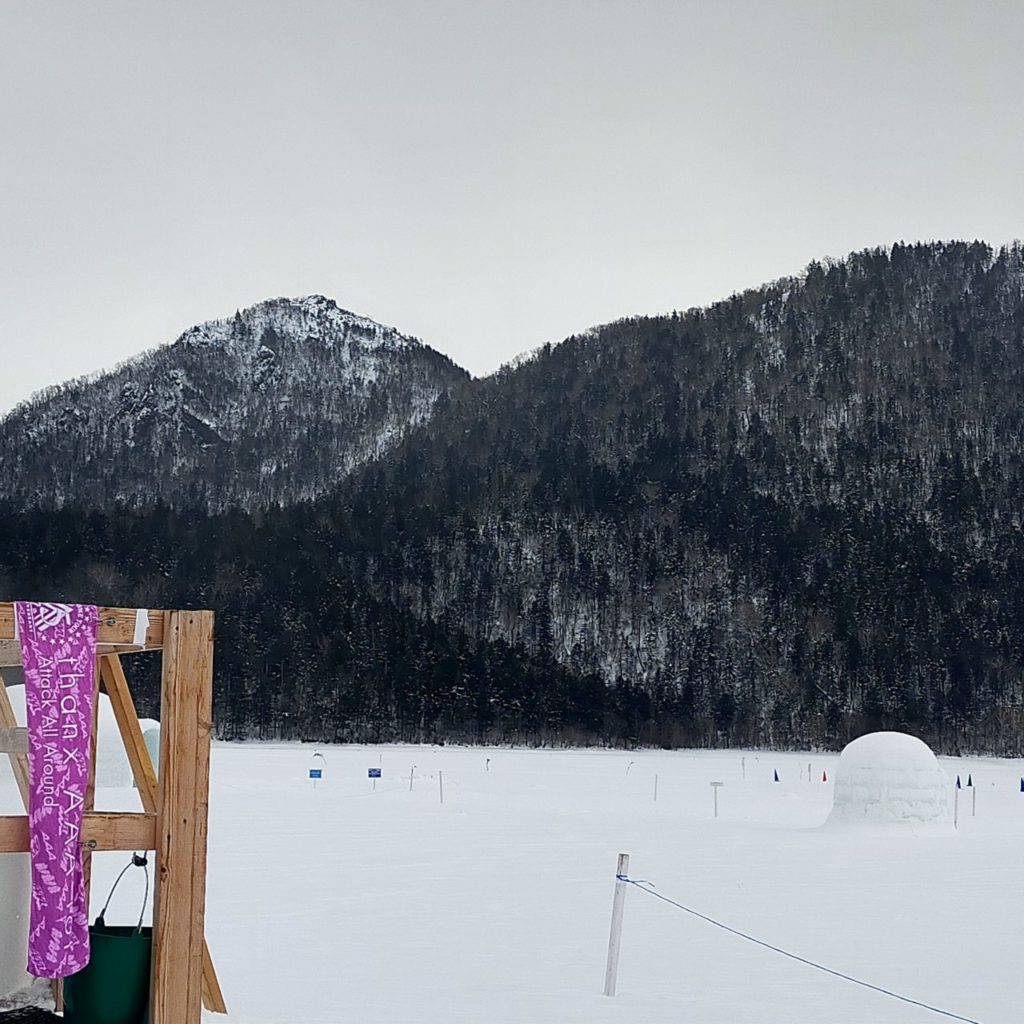 村おこしボランティア【然別湖コタンコース】での活動の様子