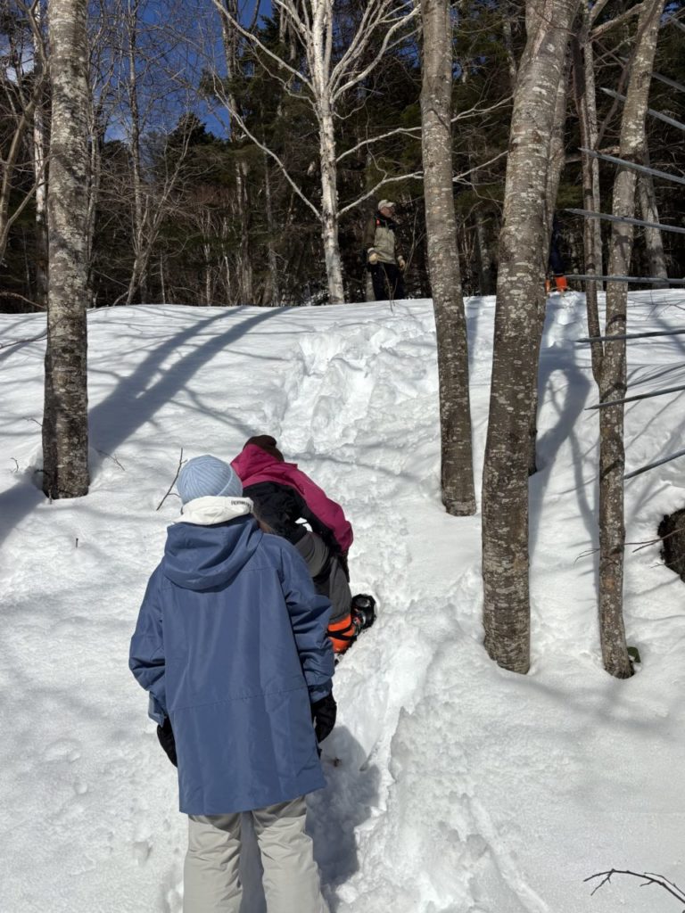 村おこしボランティア【然別湖コタンコース】での活動の様子