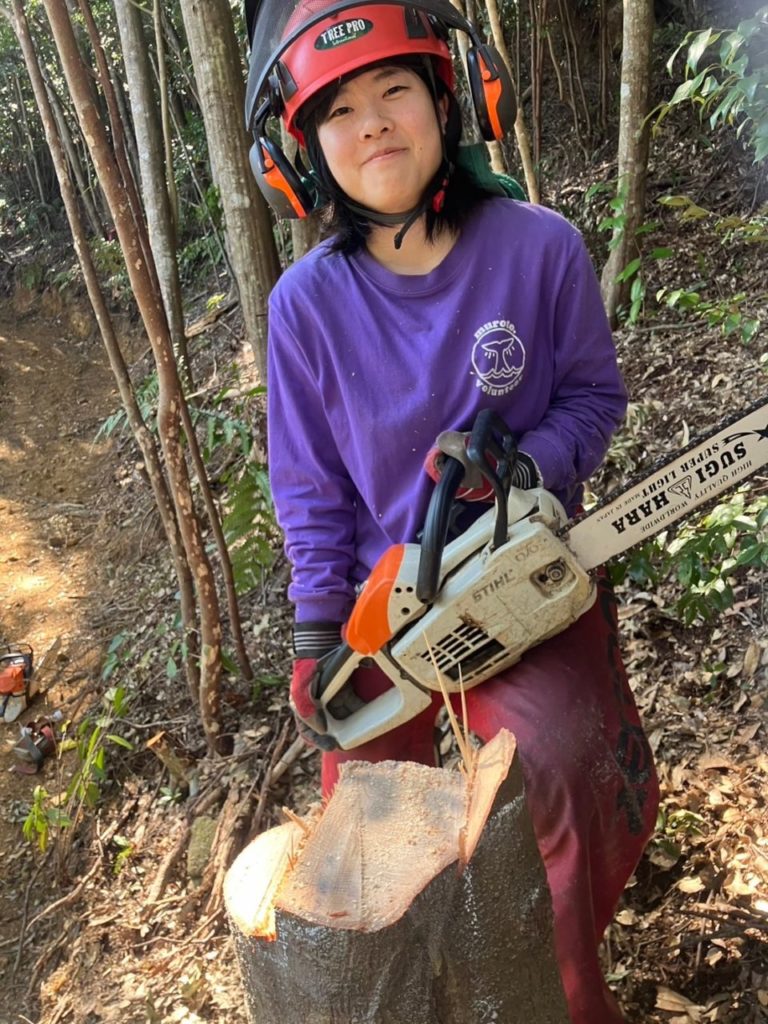 村おこしボランティア【四万十川・林業コース】での活動の様子