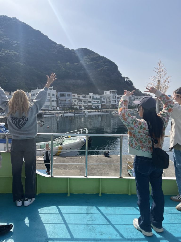 村おこしボランティア【保戸島コース】での活動の様子