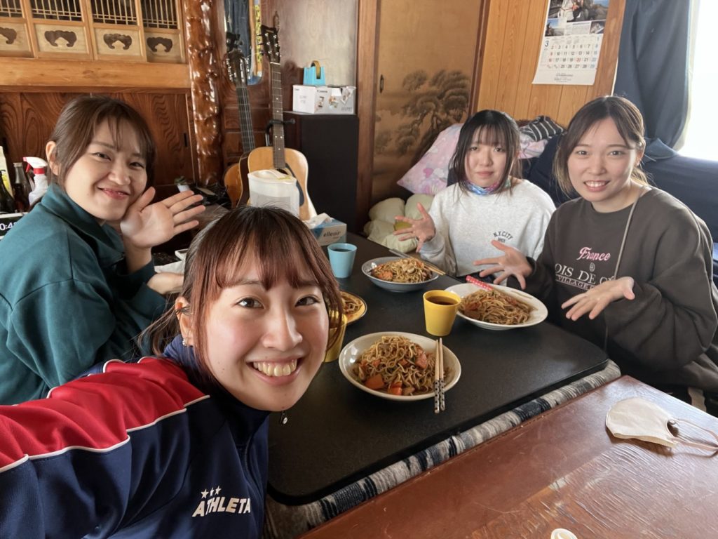 村おこしボランティア【神津島コース】での活動の様子