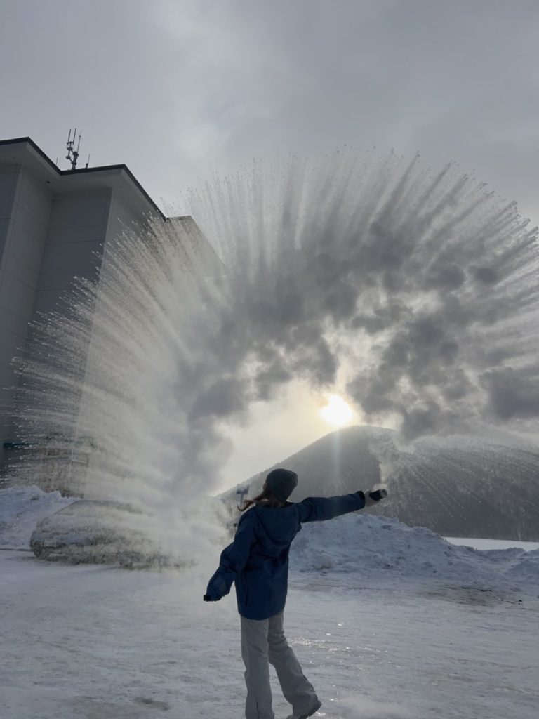 村おこしボランティア【然別湖コタンコース】での活動の様子
