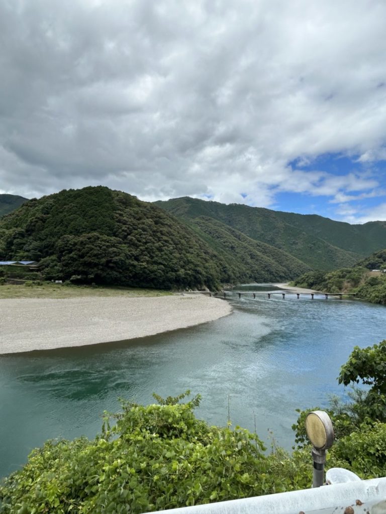 村おこしボランティア【四万十川・リバーガイドコース】での活動の様子