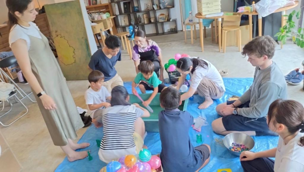 村おこしボランティア【神津島コース】での活動の様子