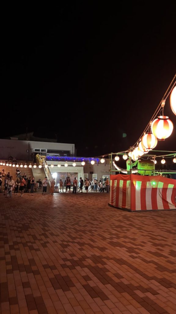 村おこしボランティア【神津島コース】での活動の様子