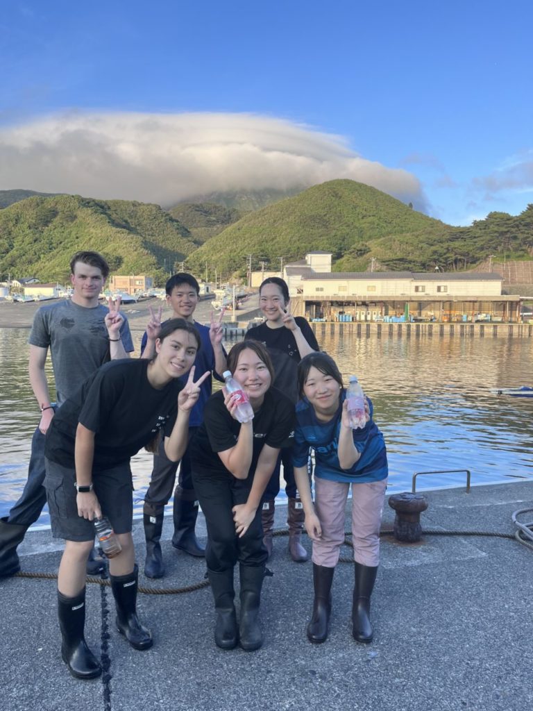 村おこしボランティア【神津島コース】での活動の様子