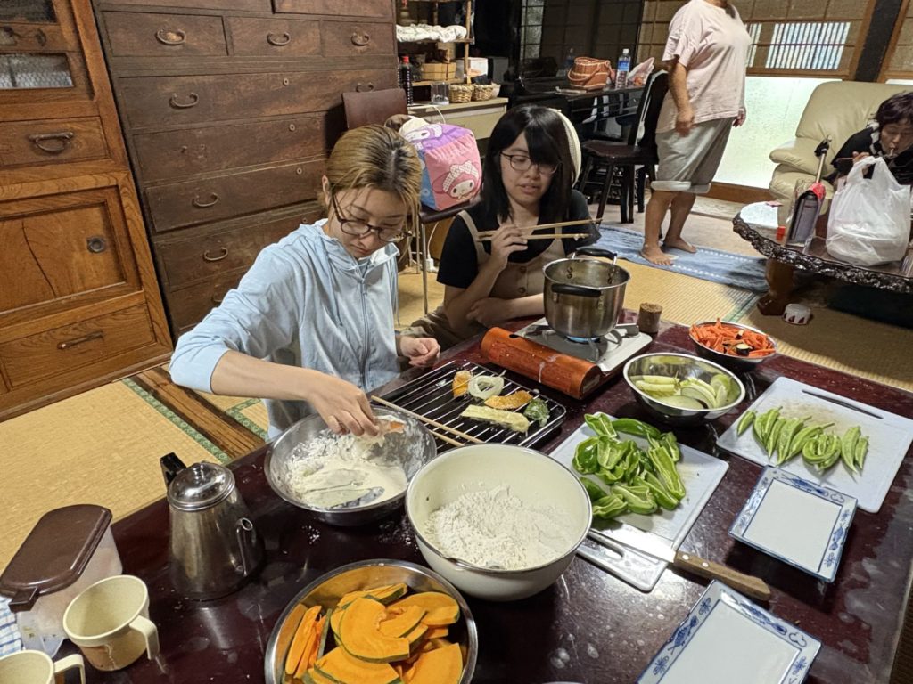 村おこしボランティア【江田島コース】での活動の様子