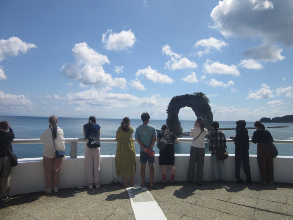 村おこしボランティア【奥尻島コース】での活動の様子