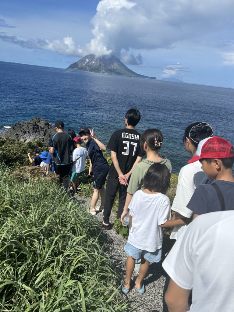 村おこしボランティア【さつま竹島コース】での活動の様子