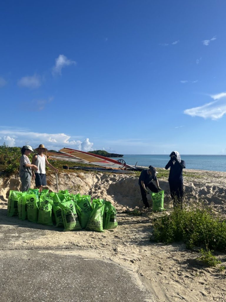村おこしボランティア【与論島コース】での活動の様子