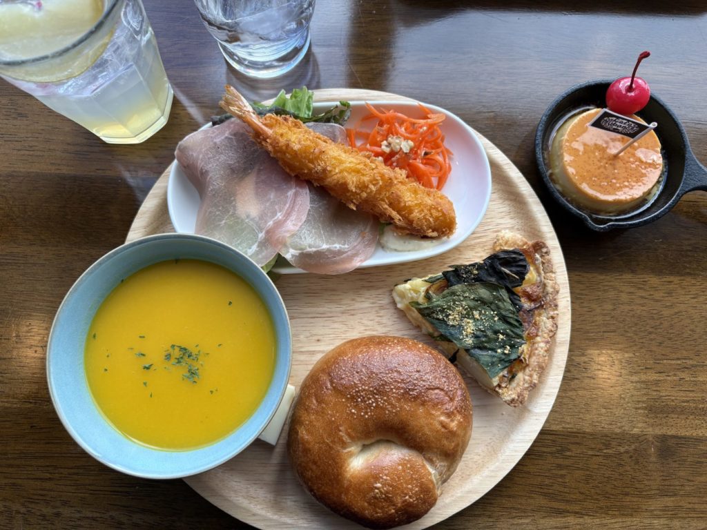 村おこしボランティア【然別湖コタンコース】での活動の様子