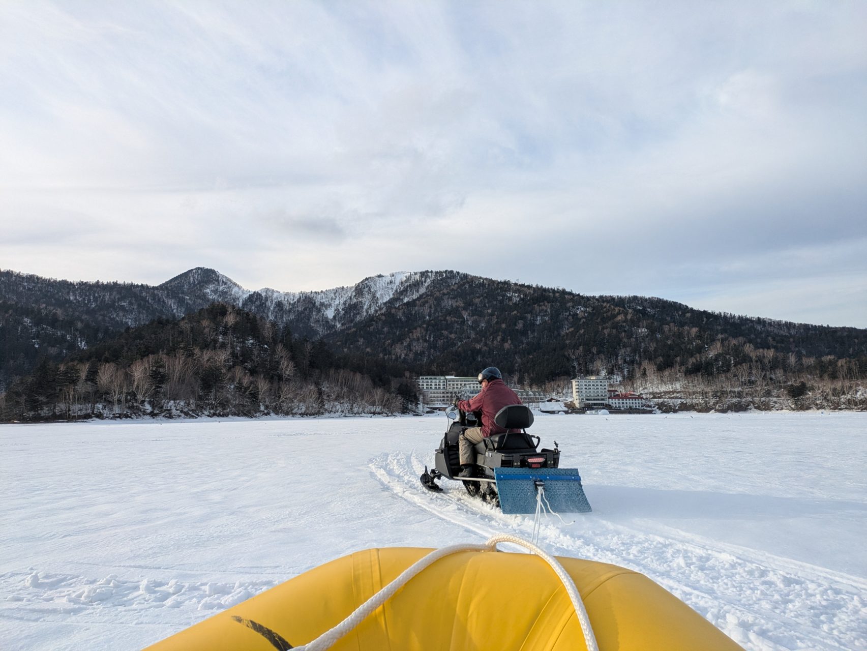 村おこしボランティア【然別湖コタンコース】での活動の様子