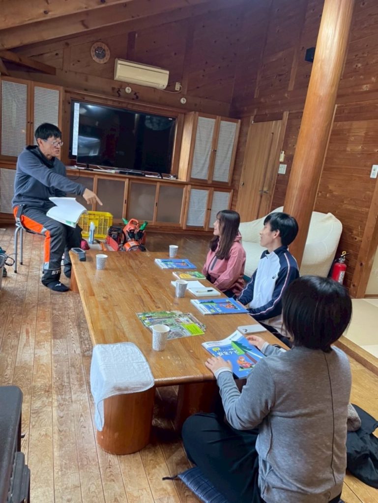 村おこしボランティア【四万十川・林業コース】での活動の様子