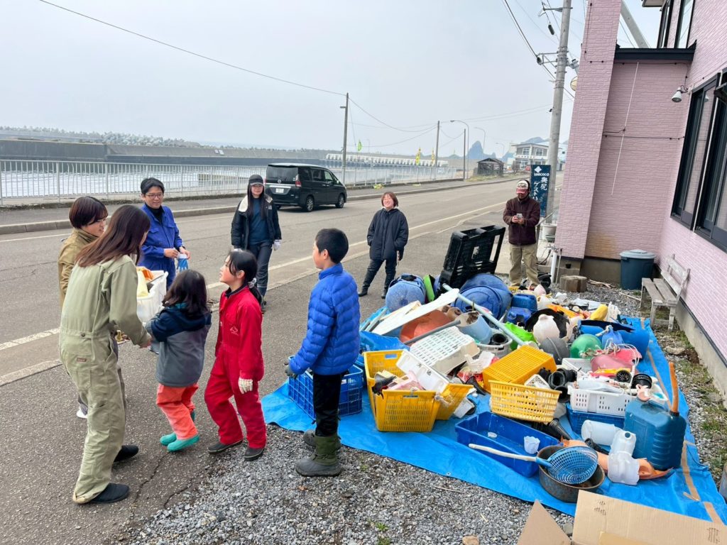村おこしボランティア【奥尻島コース】での活動の様子