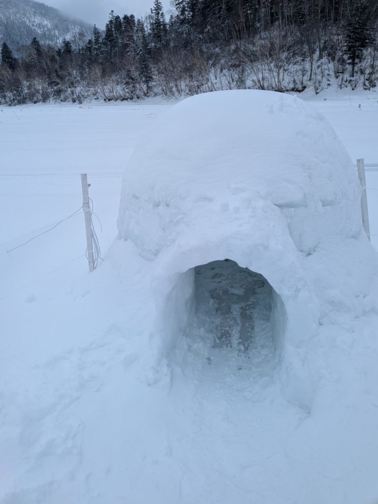 村おこしボランティア【然別湖コタンコース】での活動の様子