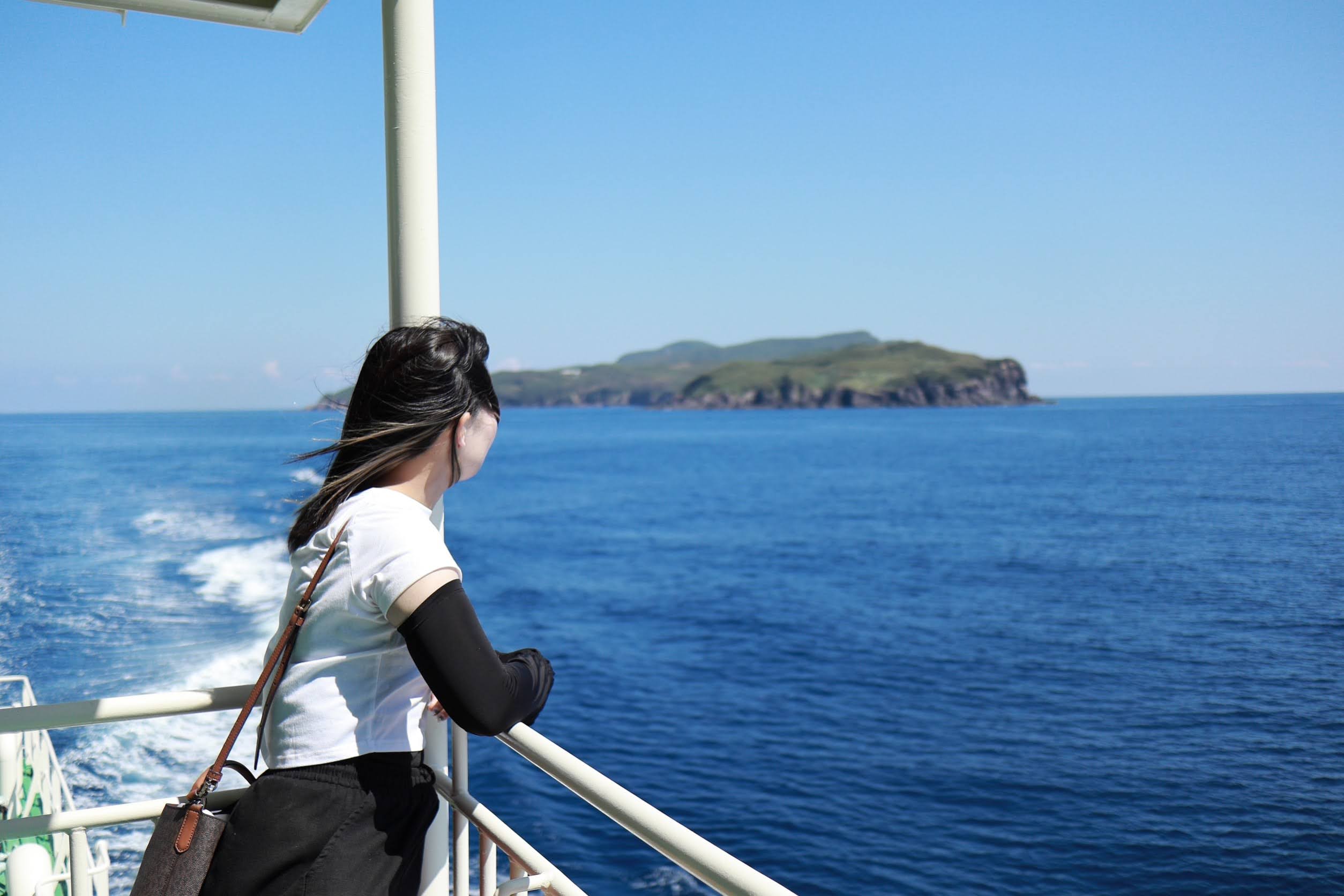 フェリーから見える竹島